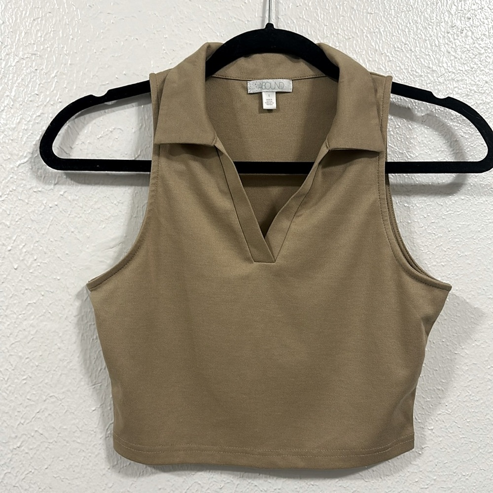 Collared crop top